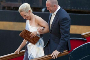 PHOTOS – Zara et Mike Tindall : yacht royal, invités de prestige… Revivez leur exceptionnelle soirée de pré-mariage