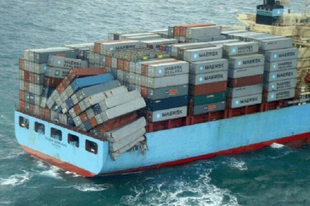 Combien de containers tombent-ils à l’eau chaque année ? Les estimations les plus réalistes parlent de 10 000 « boites » perdues en mer… Nautisme Article