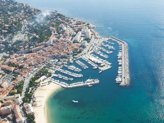 De port en port : escale à Sainte-Maxime,...