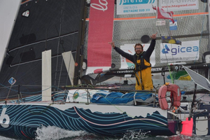 Les Sables Les Açores Les Sables : pêle-mêle des réactions au ponton des skippers en Proto
