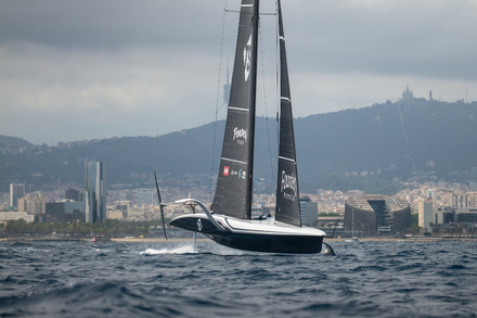 Les Americains ne viennent jamais sur l'America's Cup sans l'objectif clairement affiche de l'emporter. 2024 ne deroge pas a la regle et le defi American Magic porte par le legendaire New York Yacht Club a tout pour faire une competition remarquable. 