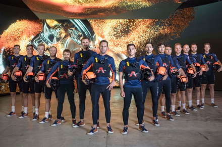 L'equipe anglaise est celle qui compte le plus de medailles Olympiques... Clairement l'une des favorites pour la Louis Vuitton Cup !  L'equipe anglaise est celle qui compte le plus de medailles Olympiques... Clairement l'une des favorites pour la Louis Vuitton Cup !