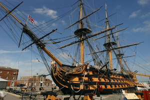 Le navire de la victoire britannique « HMS Victory » attaqué par des insectes