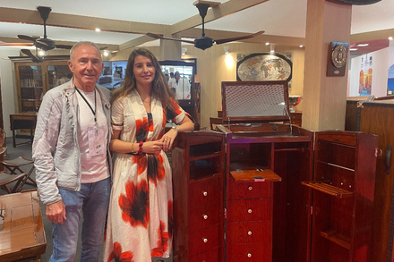 A gauche, Michel Coulon, president de Starbay et a droite Cyndia Coulon, directrice generale