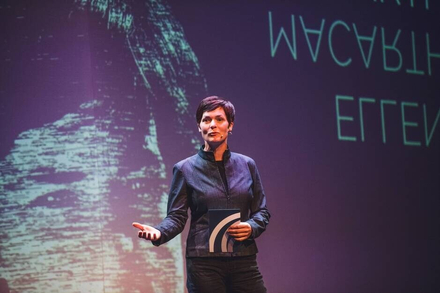 Dame Ellen est aujourd'hui a la tete d'une fondation qui se bat pour accelerer la transition vers une economie circulaire (ellenmacarthurfoundation.org) Dame Ellen est aujourd'hui a la tete d'une fondation qui se bat pour accelerer la transition vers une economie circulaire (ellenmacarthurfoundation.org)