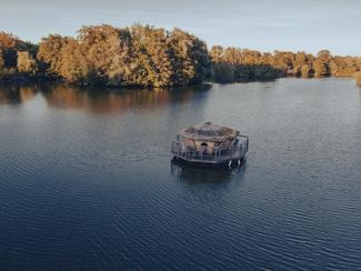 Nuits insolites : dormez dans une cabane flottante