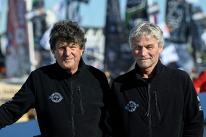 Bernard Stamm aux côtes de Jean Le Cam dans la dernière ligne droite de sa preparation pour son 6e Vendée Globe