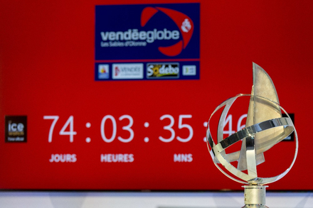 Pour venir a bout d'un Vendee Globe, il faut accepter l'idee de partir... longtemps. Le record de l'epreuve est, depuis 2017 de 74 jours. Pour venir a bout d'un Vendee Globe, il faut accepter l'idee de partir... longtemps. Le record de l'epreuve est, depuis 2017 de 74 jours.
