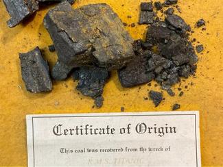 Des morceaux des épaves du Titanic et du Mary...