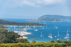 Et si on naviguait toute l’année sur son bateau ?