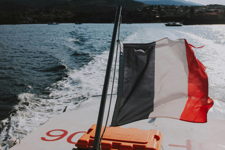 Le bateau que vous convoitez est sous pavillon francais ? Bonne nouvelle, ou qu'il soit sur notre planete, son achat sera simple... Le bateau que vous convoitez est sous pavillon francais ? Bonne nouvelle, ou qu'il soit sur notre planete, son achat sera simple...