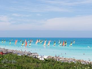 Les meilleures écoles de voile : où larguer...