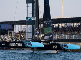 La Nouvelle-Zélande s’impose à Dubaï pour le...