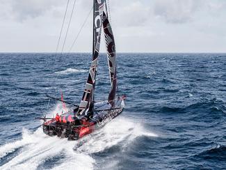 Vendée Globe - nouvelles du bord : réparations...