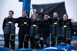 Le Trimaran SVR-Lazartigue s’est élancé à la conquête du Trophée Jules Verne