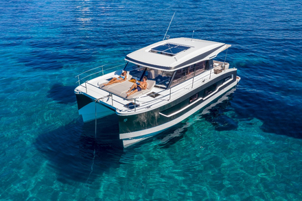 Votre bureau avec vue sur le mouillage : vive le teletravail, a bord de votre bateau ! 