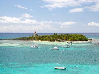 7 Îles méconnues des Caraïbes qui méritent de...