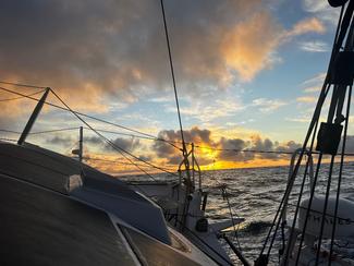 Vendée Globe : face à la dépression, un...