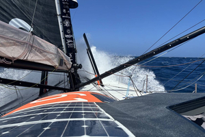 Vendée Globe : Avarie de voile d’avant à bord de HUMAN IMMOBILIER