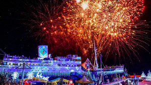 Marchés de Noël au bord de l'eau : vivez la magie des fêtes autrement en 2024 !