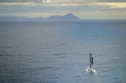 Yoann Richomme premier skipper passant le Cap Horn 