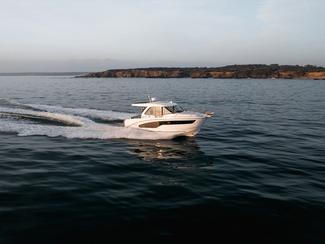 Antares 9 : Beneteau réinvente le weekender...