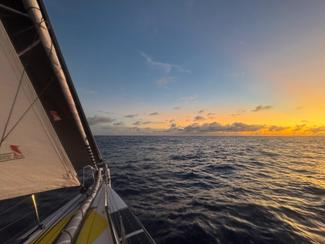 Vendée Globe : un rayon de soleil pour les...