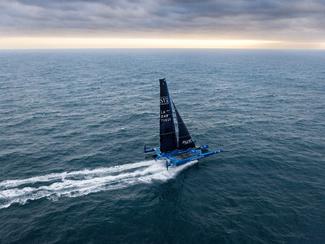 Le Trimaran SVR-Lazartigue s’élance pour sa...