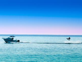 Wakeboard ou ski nautique, lequel choisir ?