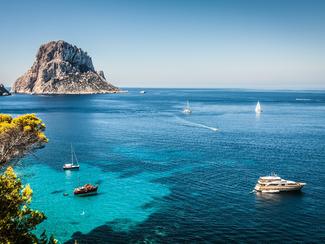 Ibiza à travers les saisons : une destination...