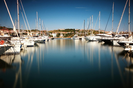Marina ou mouillage forain : selon vos choix, les couts de la vie a bord seront plus ou moins importants. Nautisme Article