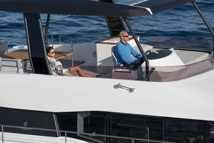 Un bateau a moteur permet de s'affranchir des manoeuvres des voiles forcement plus physiques Nautisme Article