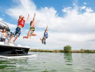 Vacances scolaires 2025 : où et quand larguer...
