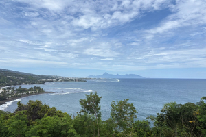Le Jardinier de Corail – Chapitre 1 : La Rencontre, Haapiti village