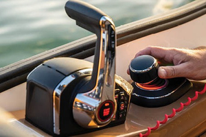 Mercury un nouveau joystick pour moteur hors-bord monomoteur avec propulseur