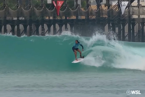 Vahine Fierro brille au Surf Abu Dhabi Pro avec une troisième place méritée