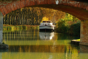 Pourquoi passer son permis fluvial ? La promesse d’une liberté au fil de l’eau
