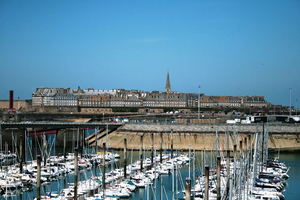Le grand retour des plaisanciers britanniques en Manche : un souffle nouveau pour les ports français