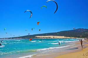 Kitesurf toute l’année : cinq destinations où le vent ne s’arrête jamais