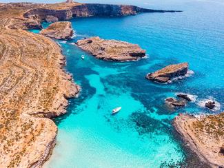 A Malte, les sports nautiques se pratiquent...