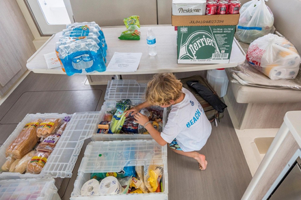 L'avitaillement est LE moment cle de votre transat : de sa qualite va dependre - pour beaucoup - l'ambiance a bord... ( L'avitaillement est LE moment cle de votre transat : de sa qualite va dependre - pour beaucoup - l'ambiance a bord... (