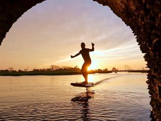 E-foil : le surf électrique qui fait sensation...
