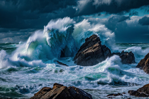 Tempête en Méditerranée : des vagues jusqu'à 6 mètres et un coup de mer spectaculaire