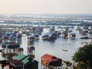 Cambodge : le village des pêcheurs perchés