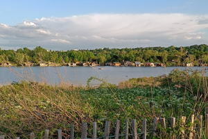 Dans les Yvelines, des chalets flottants menacés de destruction
