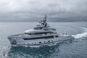 De Brest à Saint-Malo, le super yacht 