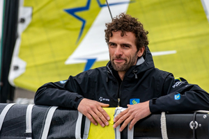 Hugo Dhallenne en tête de la Solo Guy Cotten 2025 avant le grand large