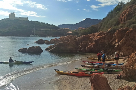 Un tour de Corse en kayak et en autonomie ? C'est possible avec une bonne preparation  Un tour de Corse en kayak et en autonomie ? C'est possible avec une bonne preparation