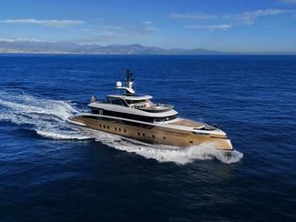 Le yacht de luxe « Stefania » vendu aux...