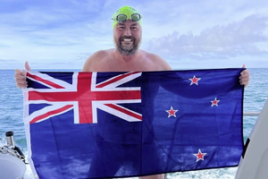 Stève Stievenart, premier Français à traverser le détroit de Cook à la nage